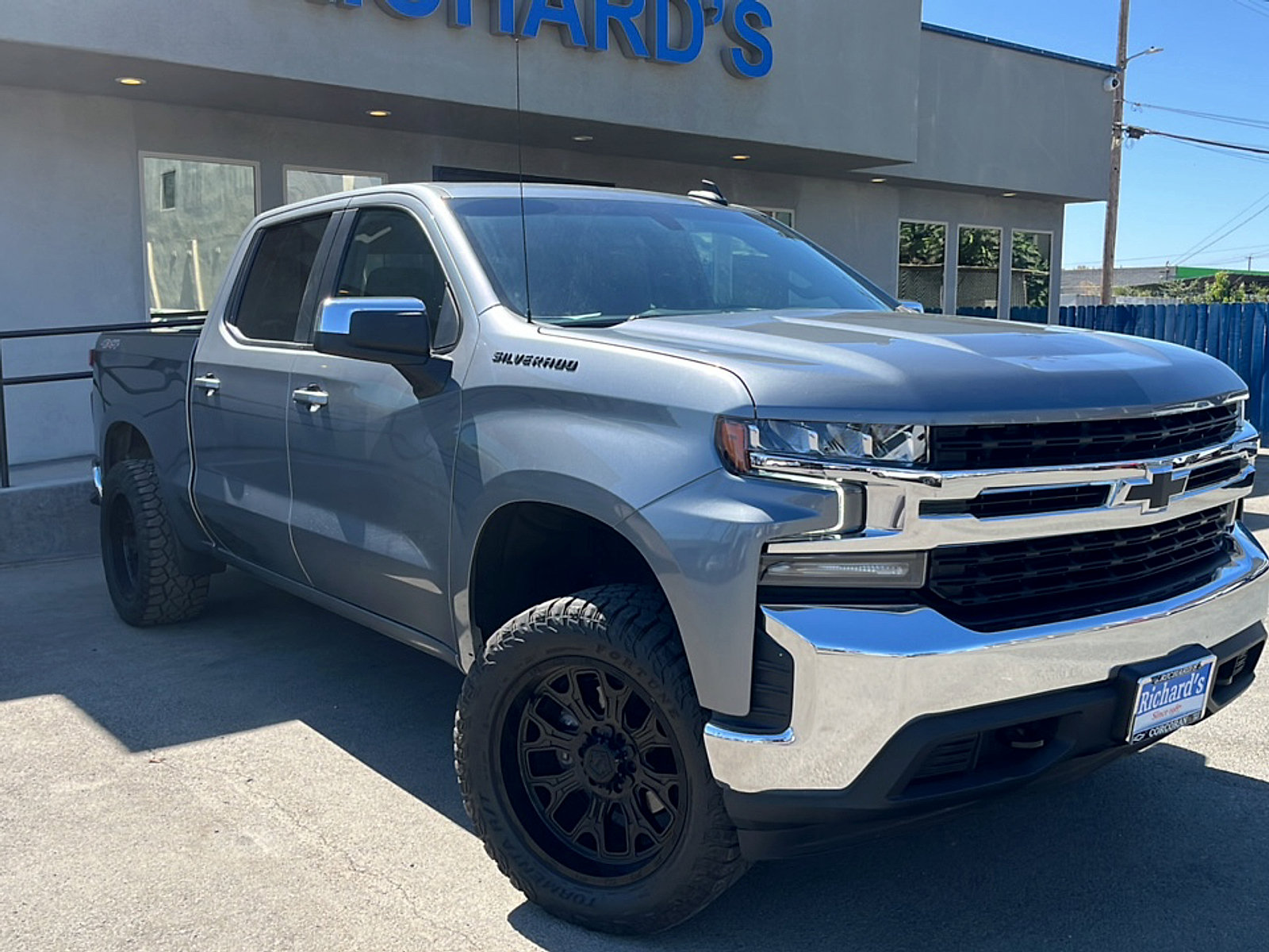 Used 2021 Chevrolet Silverado 1500 LT AWD/4WD image 32