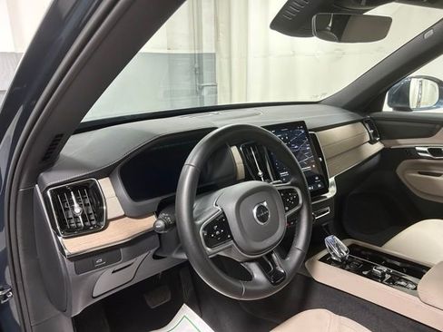 Used 2025 Volvo XC90 B5 Plus AWD/4WD image 12