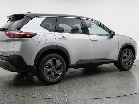 Used 2025 Nissan Rogue SV image 9