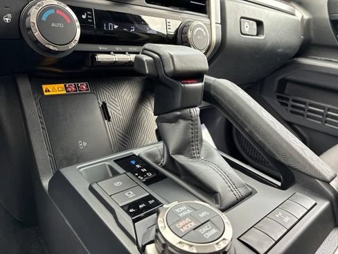 Used 2025 Toyota Tacoma TRD Off-Road w/ TRD Off Road Upgrade Package AWD/4WD image 31