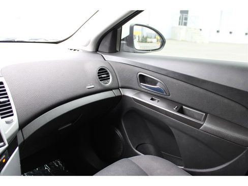 Used 2016 Chevrolet Cruze LT w/ RS Package image 29