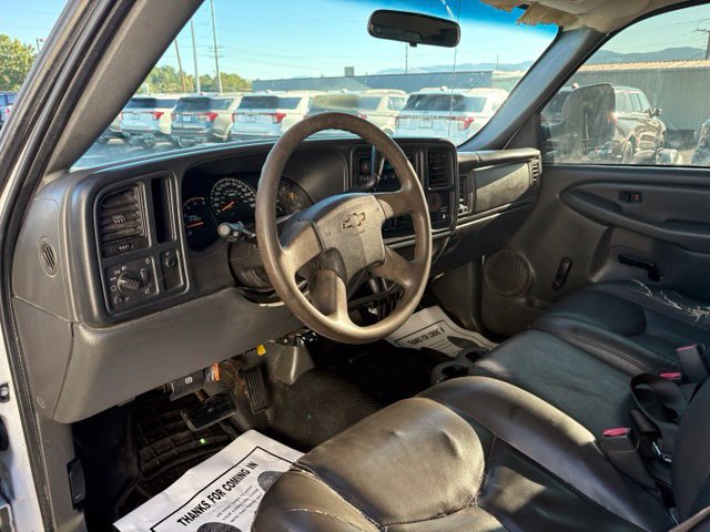 Used 2004 Chevrolet Silverado 3500 2WD Extended Cab w/ Heavy-Duty Power Package image 3