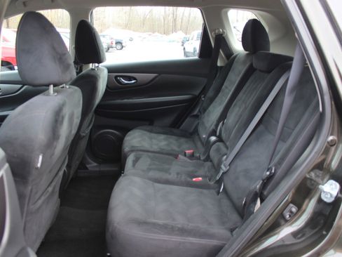 Used 2016 Nissan Rogue S image 31