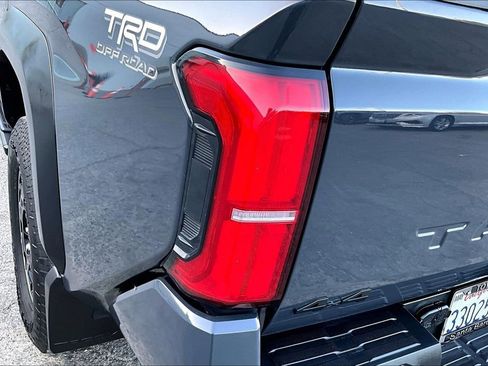 Used 2025 Toyota Tacoma TRD Off-Road w/ TRD Off Road Upgrade Package AWD/4WD image 24