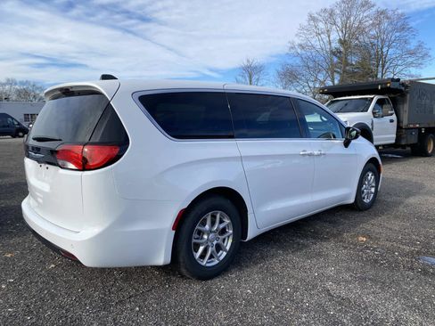 New 2026 Chrysler Voyager LX image 3