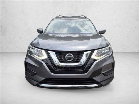 Used 2020 Nissan Rogue SV FWD image 2