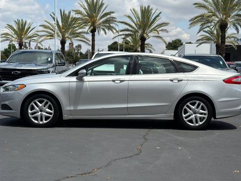 Used 2016 Ford Fusion SE FWD image 6