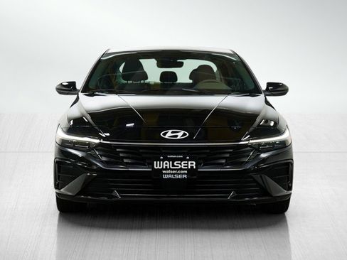 Used 2025 Hyundai Elantra SEL image 8
