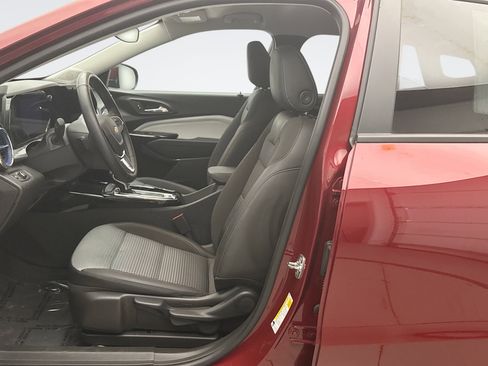Used 2025 Chevrolet Trax LT w/ Driver Confidence Package FWD image 11