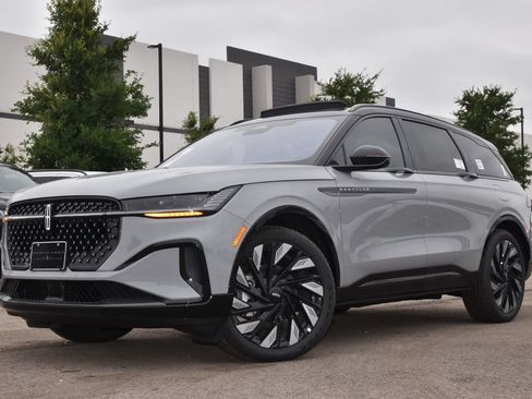New 2026 Lincoln Nautilus Reserve w/ Jet Appearance Package AWD/4WD image 1