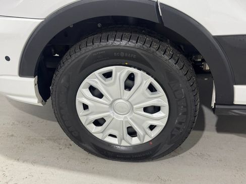 Used 2024 Ford Transit 350 XLT RWD image 8