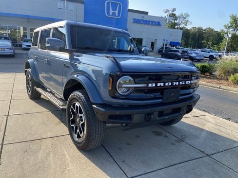 Used 2024 Ford Bronco Outer Banks AWD/4WD image 2