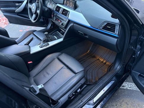 Used 2014 BMW 335i Sedan w/ Technology Package image 42