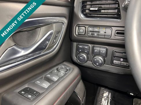 Used 2024 Chevrolet Suburban RST w/ Luxury Package image 7