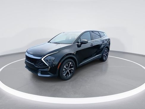 Used 2025 Kia Sportage EX image 4