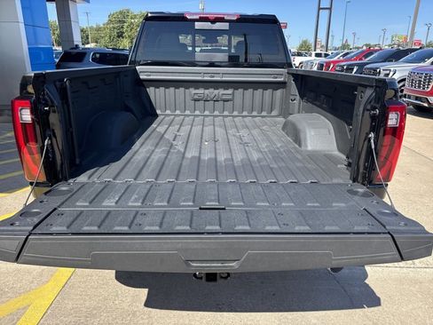 Used 2025 GMC Sierra 2500 SLT w/ SLT Premium Package AWD/4WD image 6