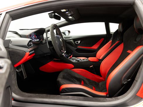 Used 2023 Lamborghini Huracan Sterrato image 28