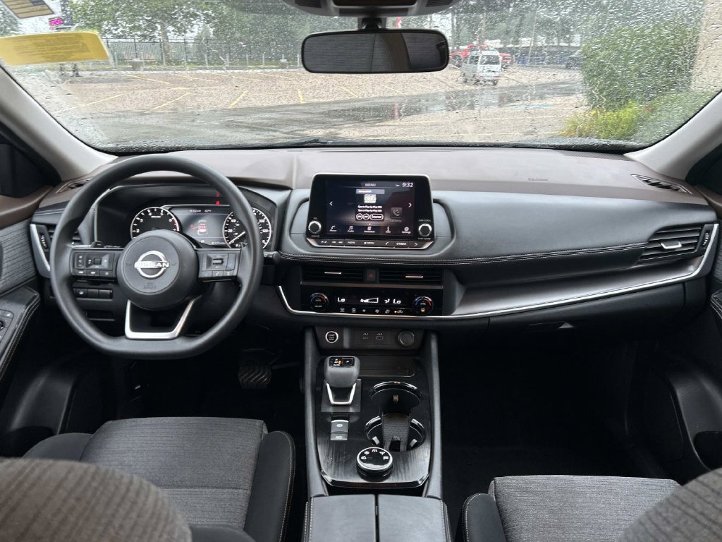 Certified 2023 Nissan Rogue SV AWD/4WD image 18