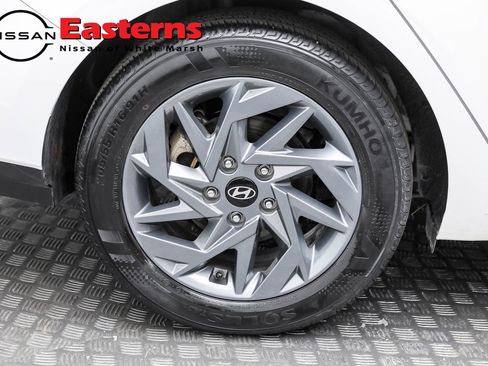 Used 2024 Hyundai Elantra SEL image 30