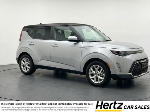 Used 2025 Kia Soul LX w/ LX Technology Package FWD image 1