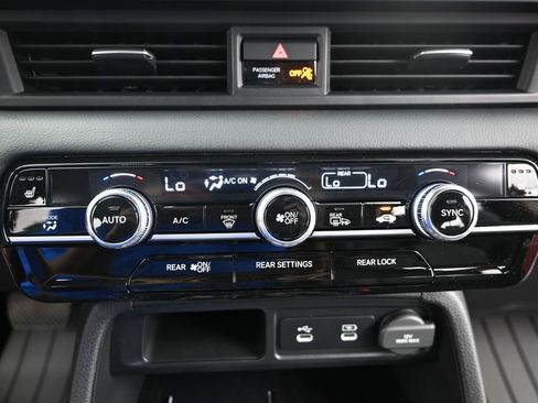 New 2026 Honda Pilot Touring image 17