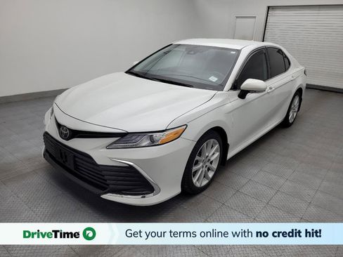 Used 2021 Toyota Camry XLE FWD image 1