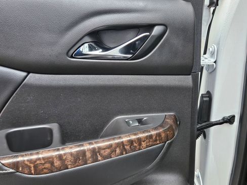 Used 2021 GMC Acadia Denali image 23