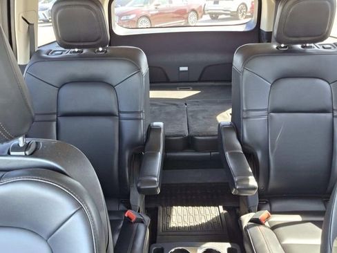 Certified 2022 Lincoln Aviator Standard w/ Premium Package image 18