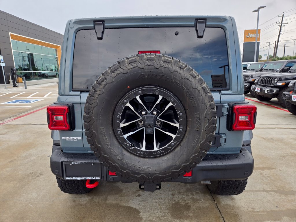 Used 2024 Jeep Wrangler Unlimited Rubicon AWD/4WD image 4