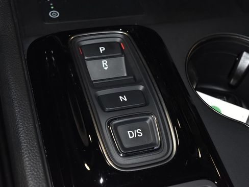 Used 2025 Honda Pilot TrailSport image 18