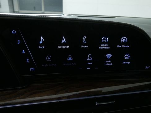 Used 2022 Cadillac Escalade Sport Platinum w/ LPO, ONYX Package image 27