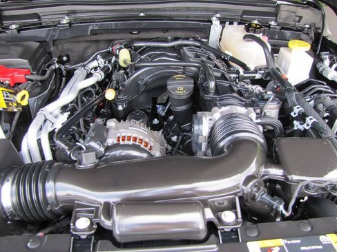 Used 2023 Jeep Gladiator Sport AWD/4WD image 36