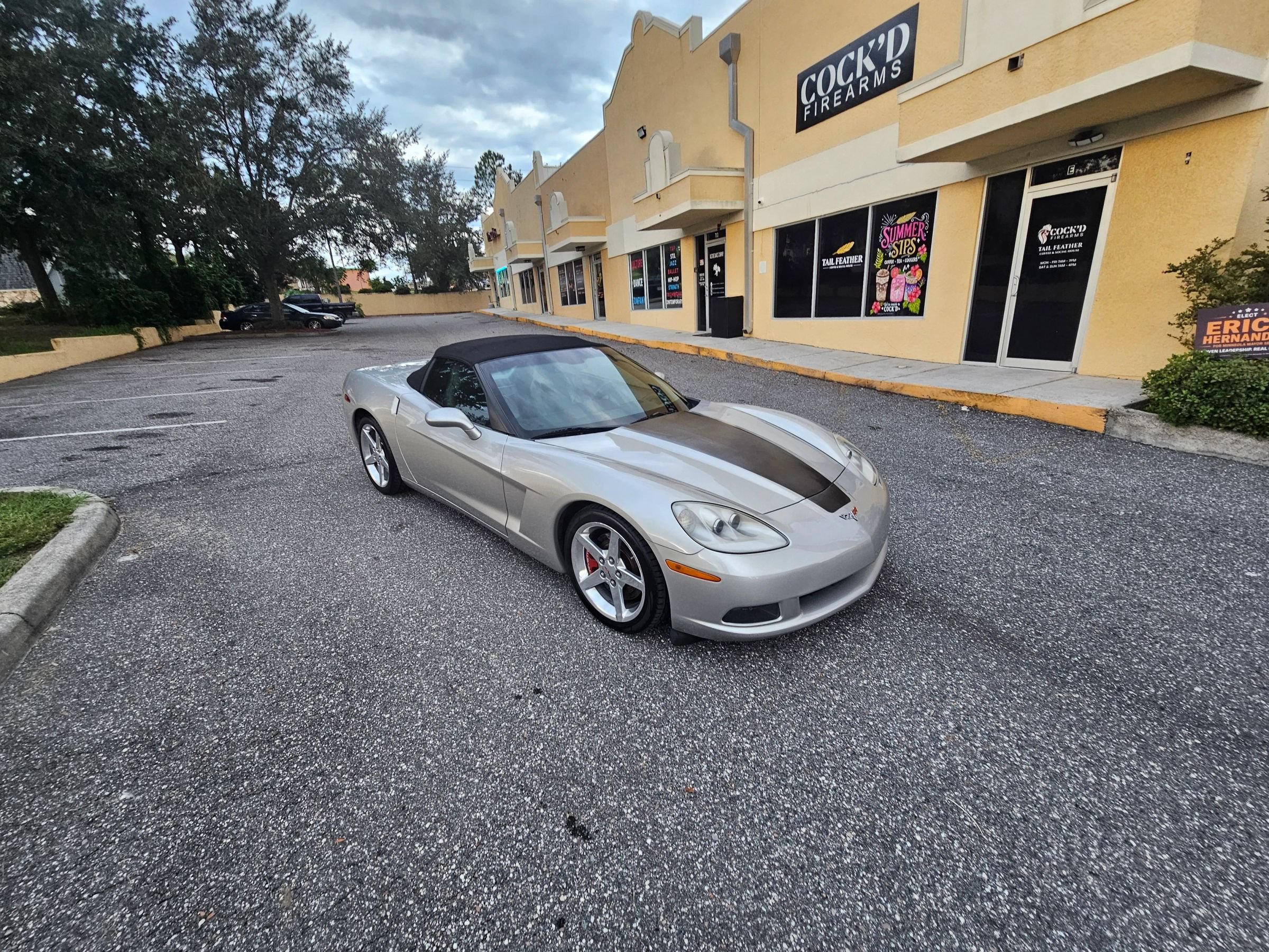 Used 2005 Chevrolet Corvette Convertible w/ Preferred Equipment Group RWD image 2