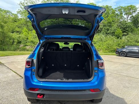 Used 2026 Jeep Compass Trailhawk w/ Sun, Sound & Navigation Group AWD/4WD image 37