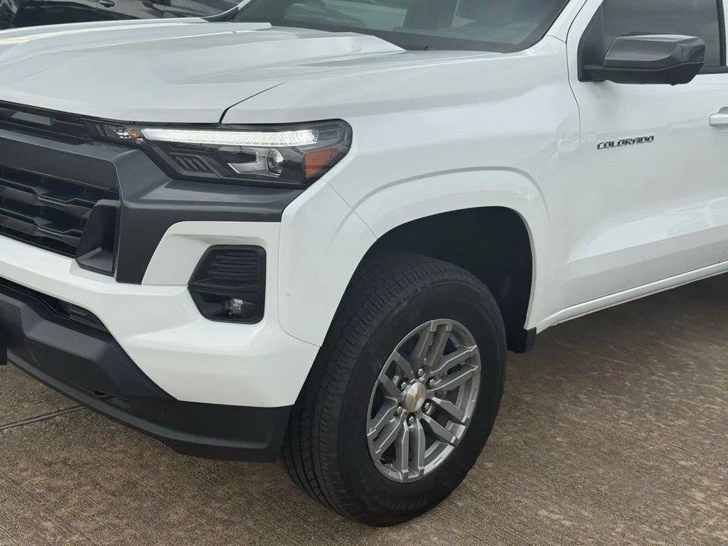 New 2026 Chevrolet Colorado LT w/ LT Convenience Package AWD/4WD image 2