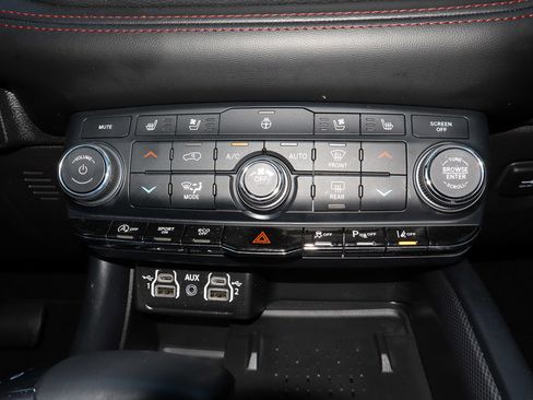 Used 2025 Dodge Durango GT AWD/4WD image 23
