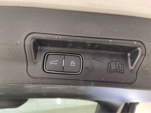 Used 2023 Ford Explorer XLT w/ Equipment Group 202A image 8