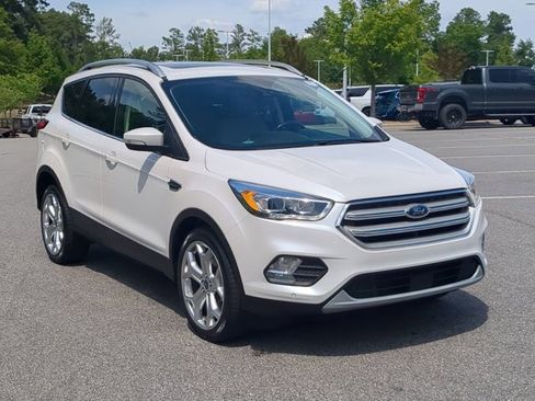Certified 2019 Ford Escape Titanium FWD image 2