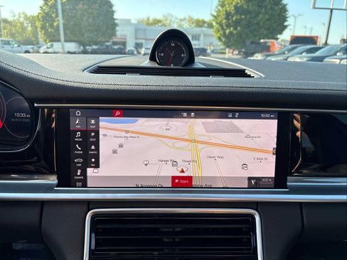 Used 2018 Porsche Panamera 4 image 12