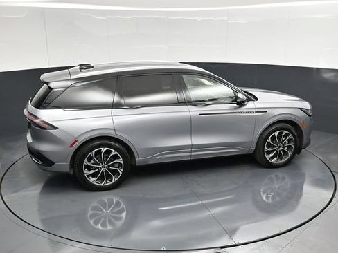 Used 2024 Lincoln Nautilus Reserve AWD/4WD image 48