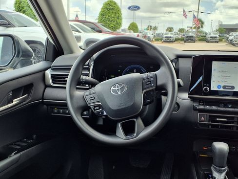 Used 2026 Toyota Camry LE FWD image 12