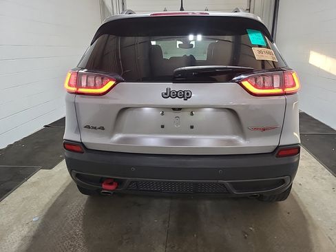 Used 2019 Jeep Cherokee Trailhawk w/ Cold Weather Group AWD/4WD image 4