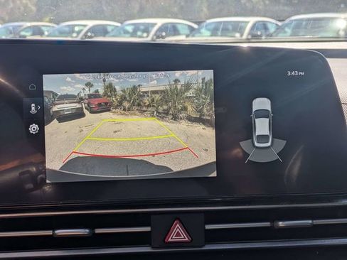 Used 2022 Hyundai Elantra Limited FWD image 20