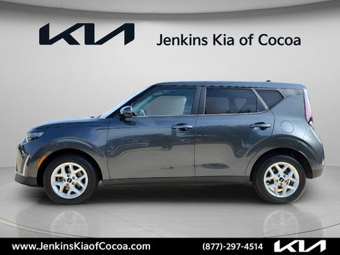 Used 2024 Kia Soul LX w/ Option Group 015 FWD image 9