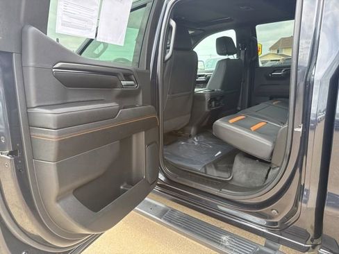 Used 2023 GMC Sierra 1500 AT4 w/ AT4 Preferred Package AWD/4WD image 35