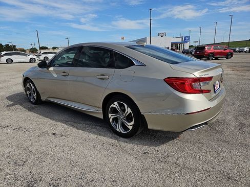 Used 2019 Honda Accord EX image 4