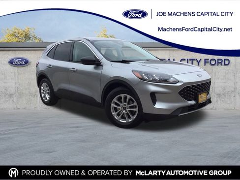 Used 2022 Ford Escape SE image 1