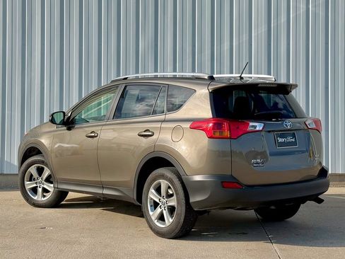 Used 2015 Toyota RAV4 XLE AWD/4WD image 4
