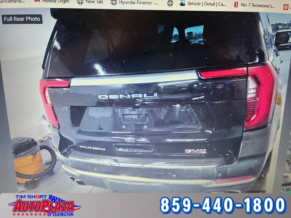 Used 2025 GMC Yukon XL Denali AWD/4WD image 3