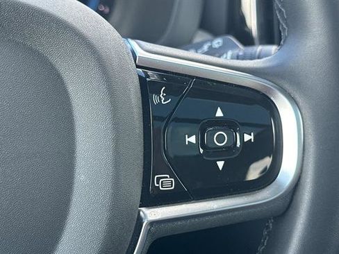 Certified 2025 Volvo XC60 B5 Plus image 27